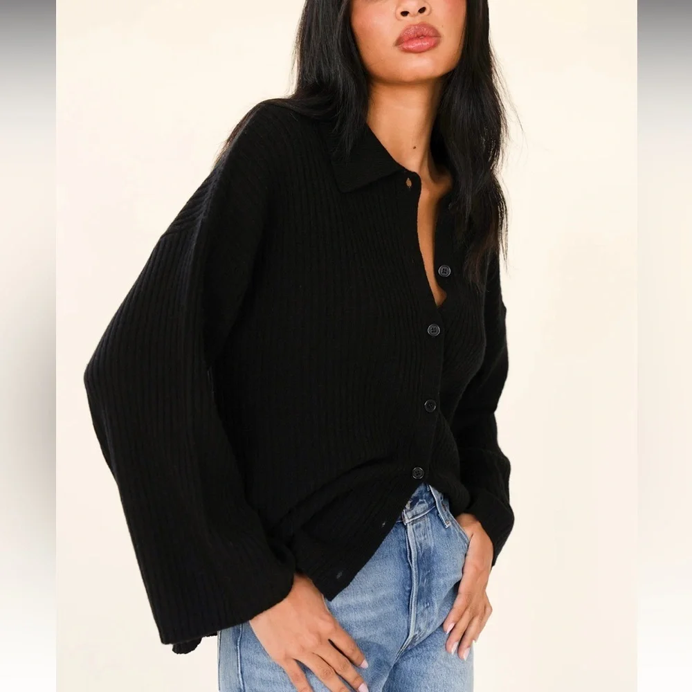 Sisterhood Clio Cardigan 100% Merino Wool Minimalist Chic - Picture 4 of 10